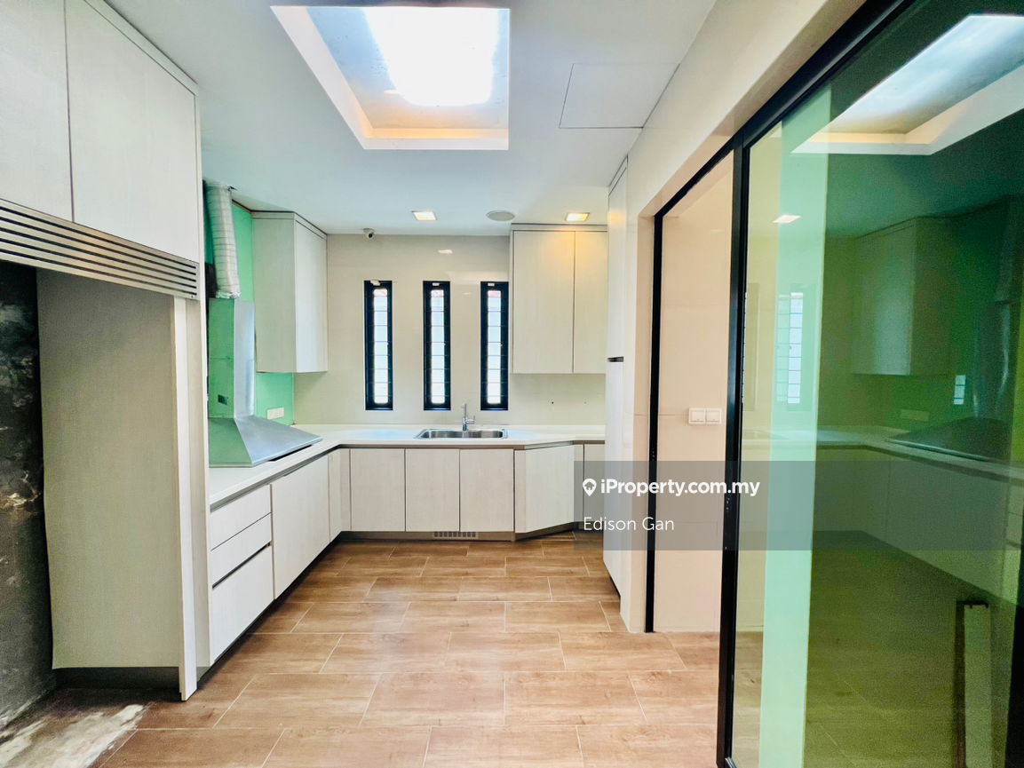 Kiara view sri hartamas rare 2 storey semid renovated unit for sales