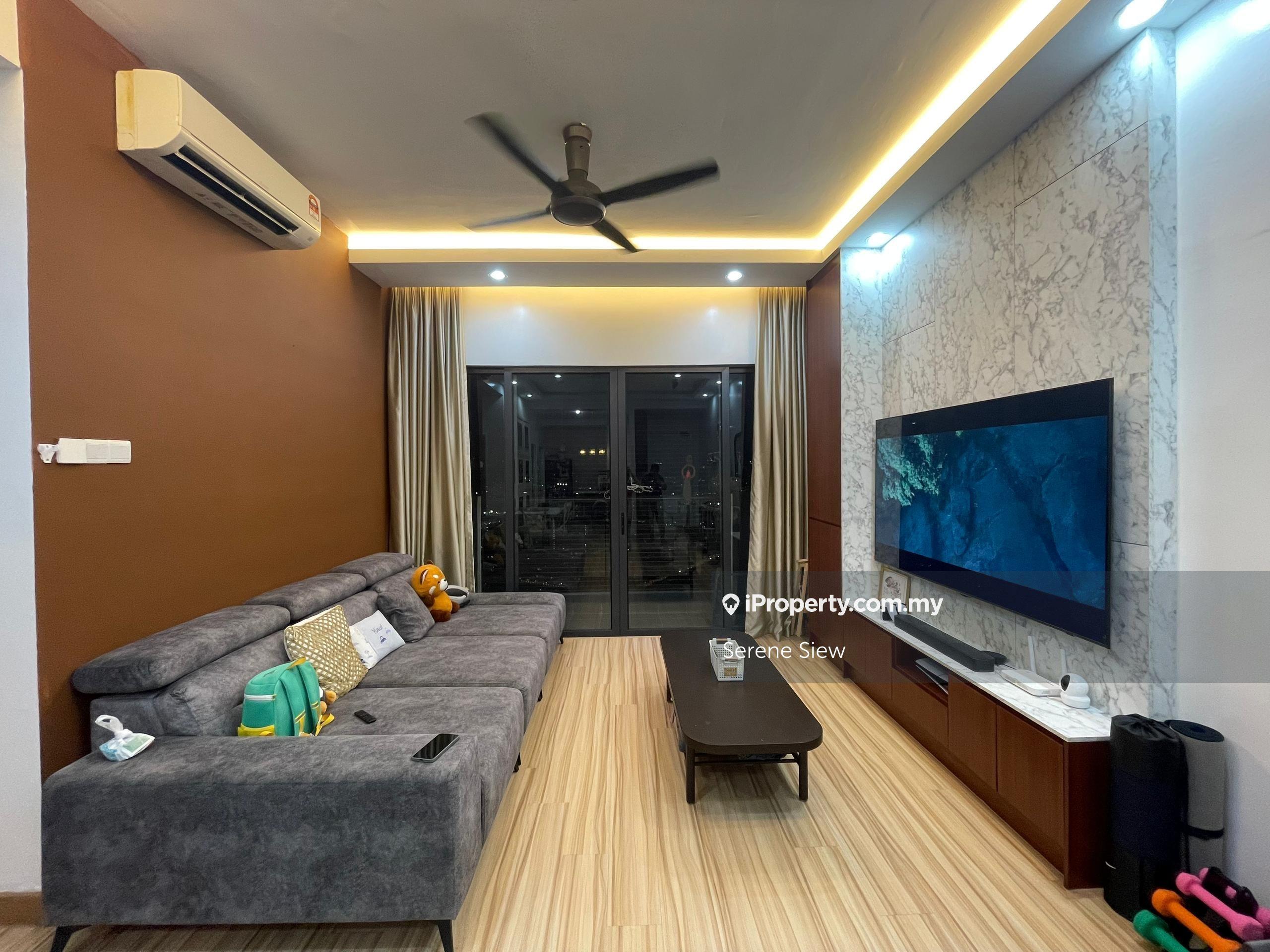 High Floor Aera Unit for Sale with KLCC TRX City Skyline View