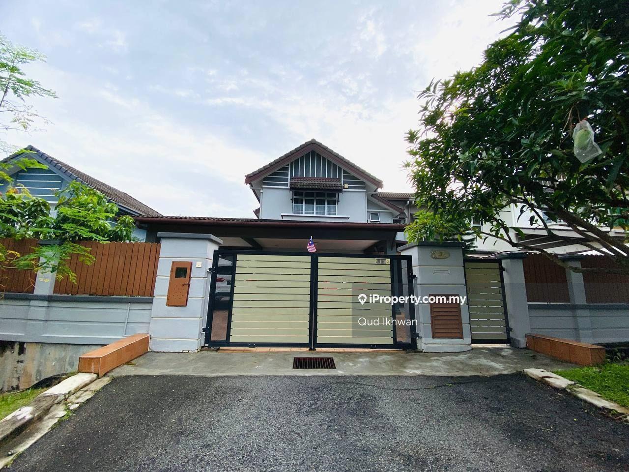 Double Storey Semi D Laman 2 Bandar Seri Putra (Cul De Sac)