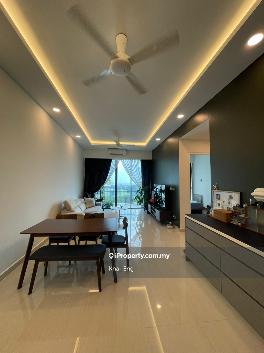 Golf view! Tastefully renovated