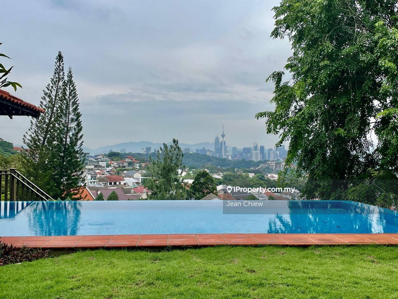 Well maintained 4 storey detached with pool and unobstructed city view