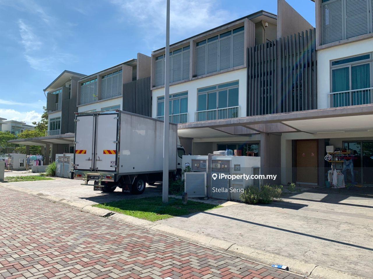 D'Island Superlink at Puchong for Sale
