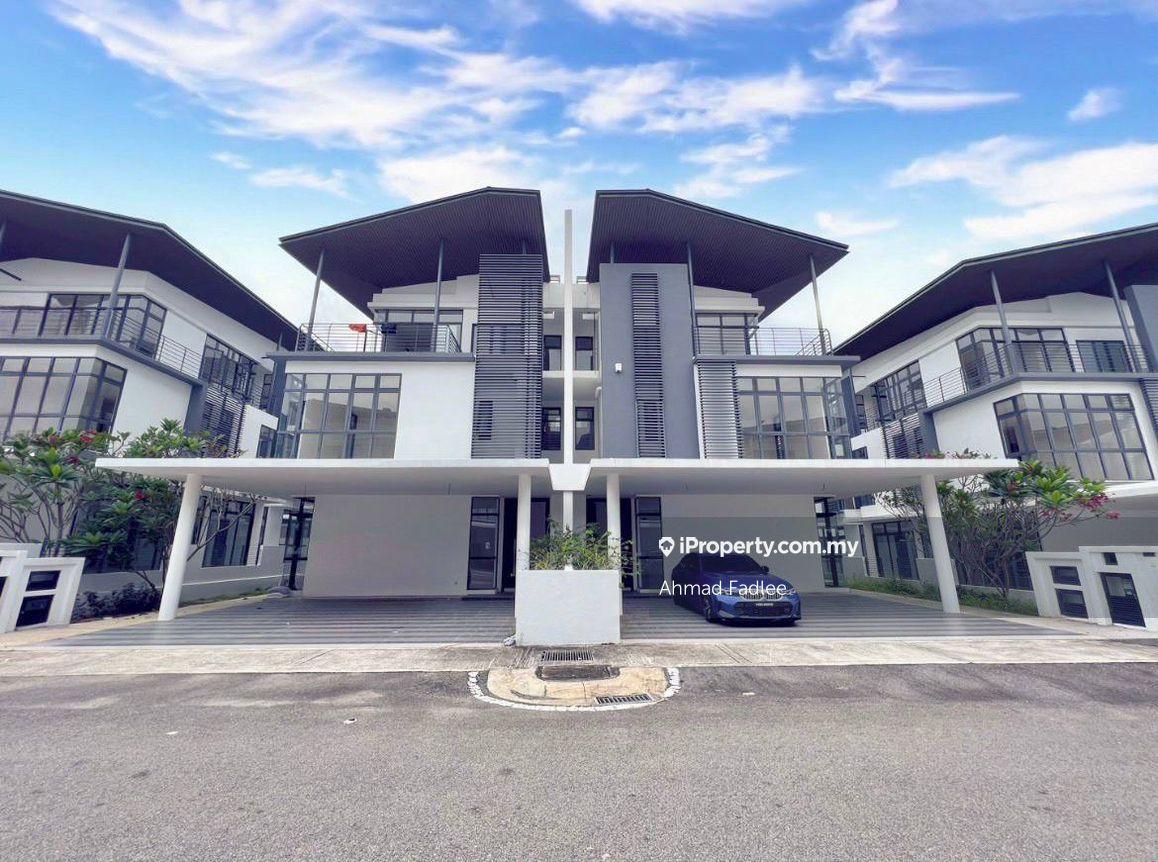 Individual Title 3 Storey Semi-D Augusta Presint 12, Putrajaya