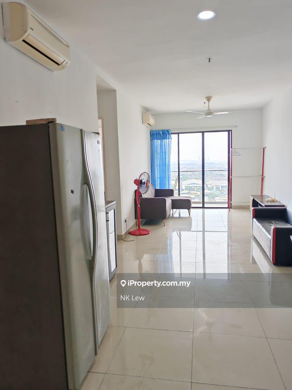 Univ 360 3room 2bath Fully Furnished  2 parking 975sq