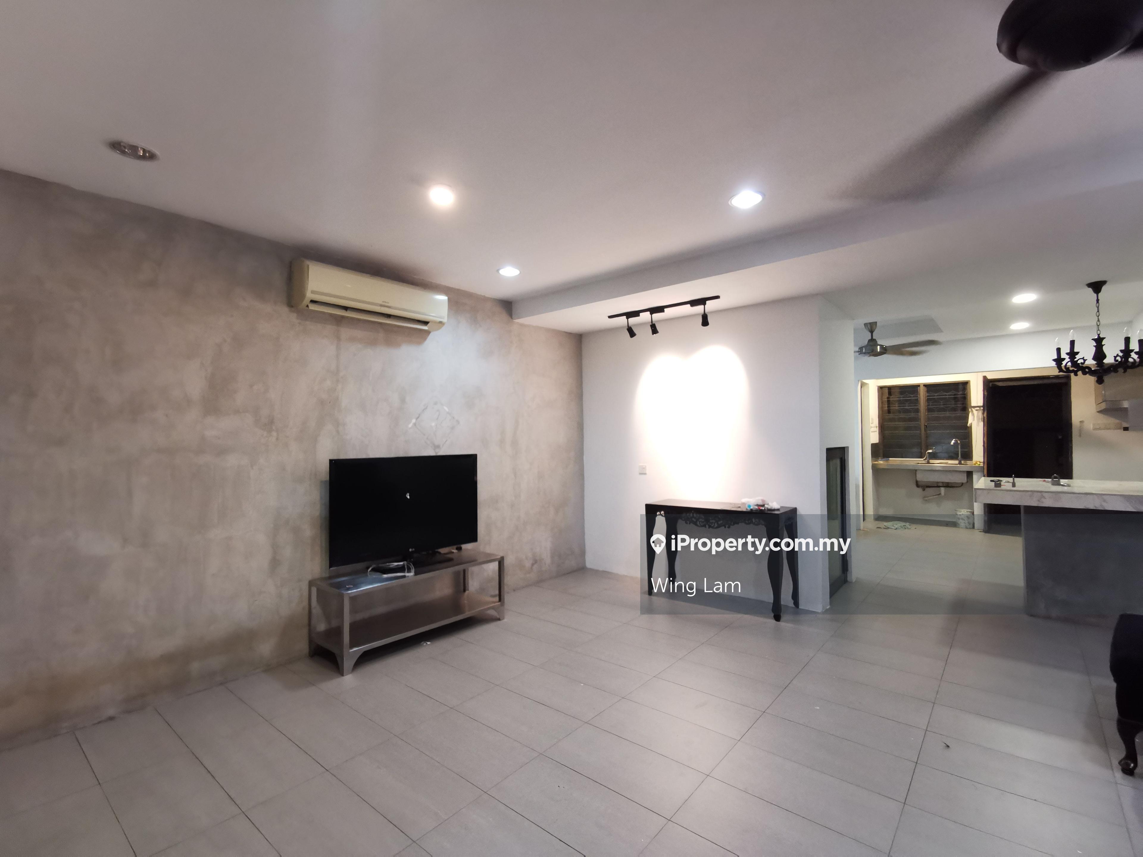 Sri Petaling 3 Storey Tastefully Renovated, Freehold
