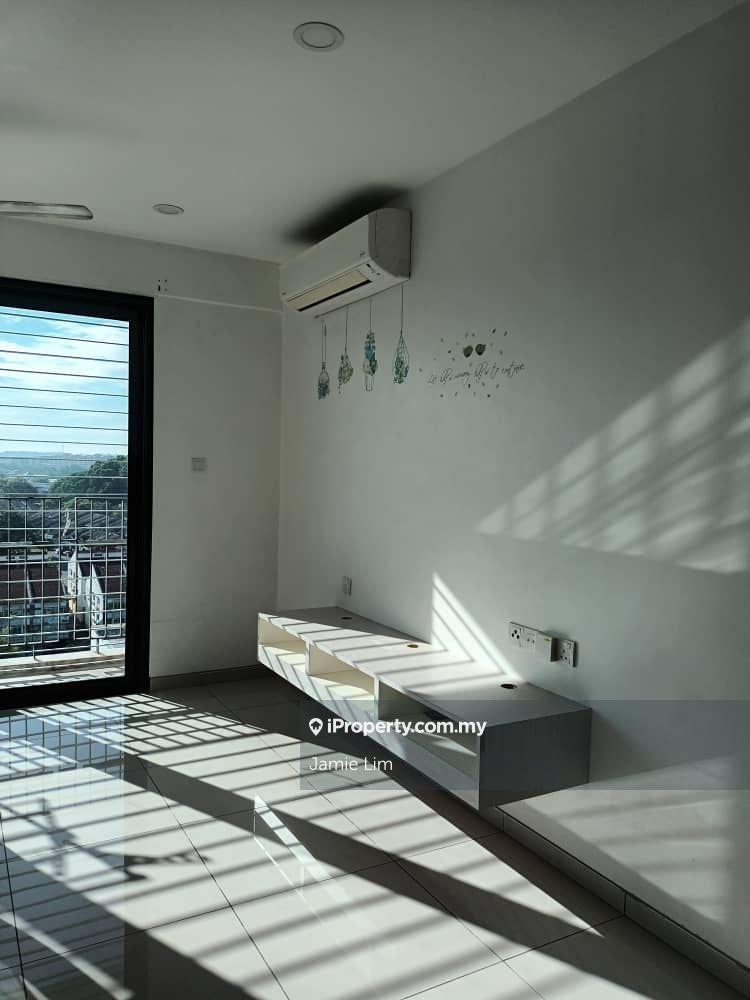 Epic Residence Bukit Puchong Near Taylor International School 