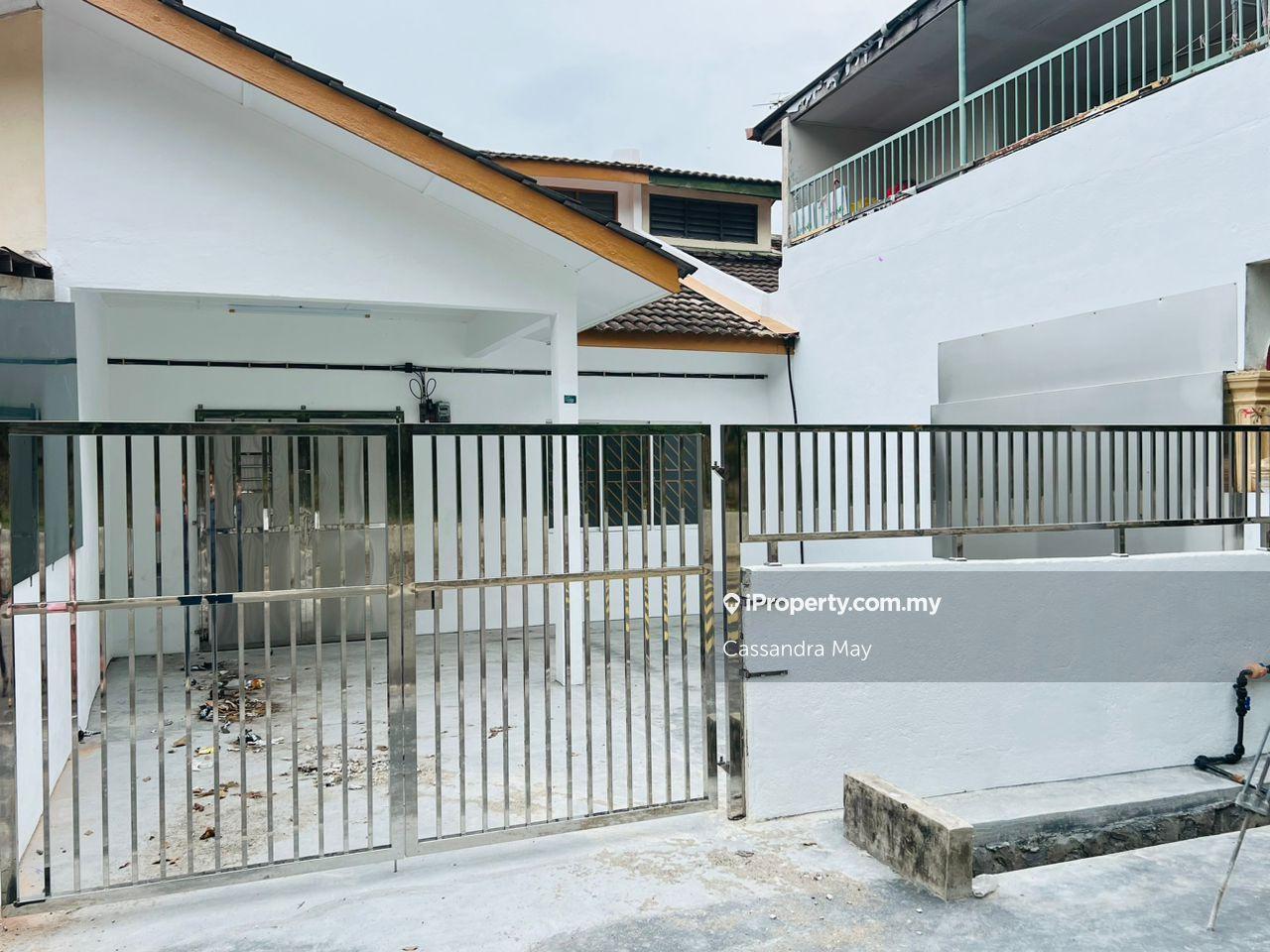 Pengkalan Alor Gajah Refurbished Unit Single Storey Terrace For Rent