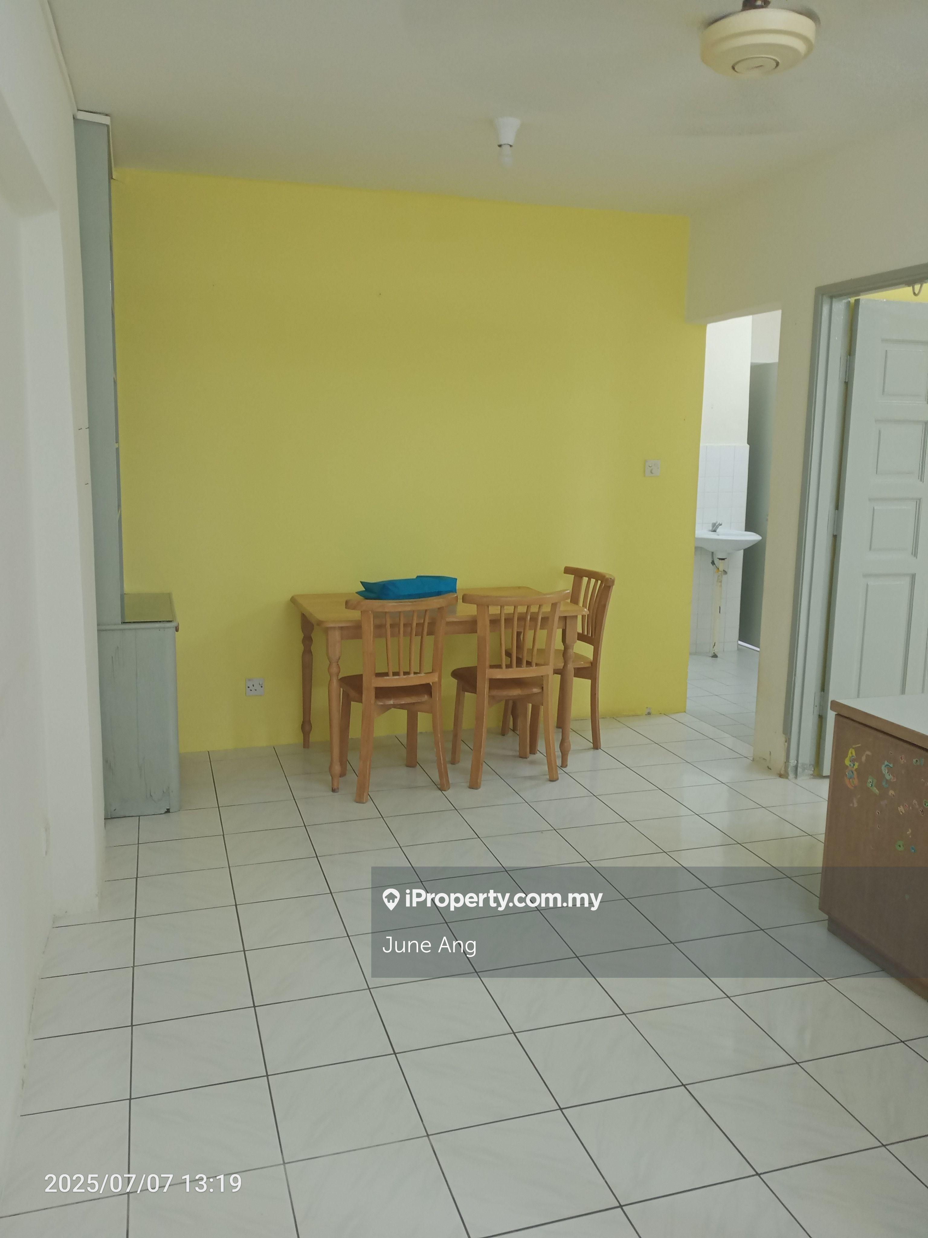 Ground Flr Segar Apt Tmn Segar Cheras Freehold Gated etr land infront