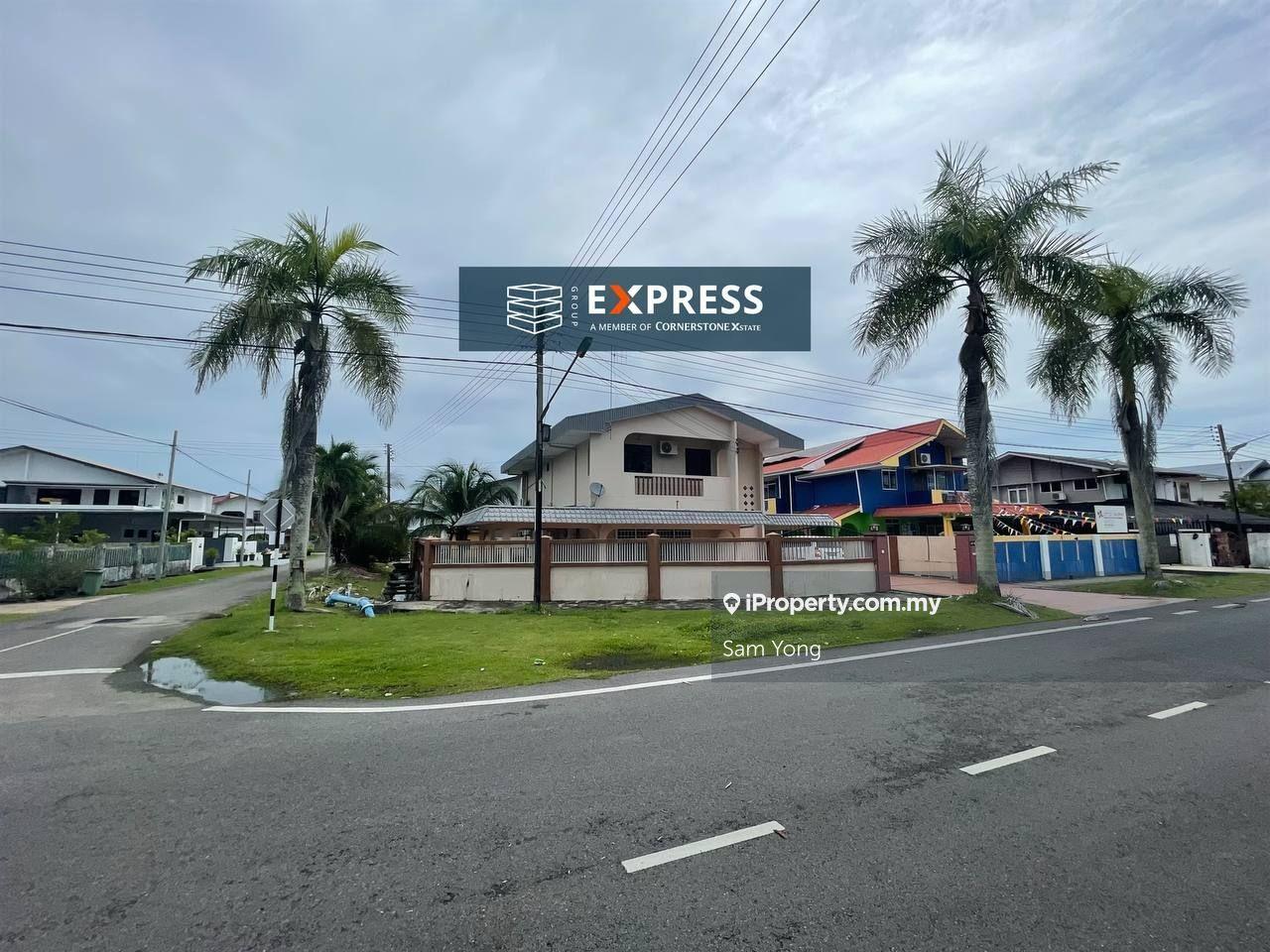 Corner Unit - Double Storey Detached House at Pujut 7, Miri