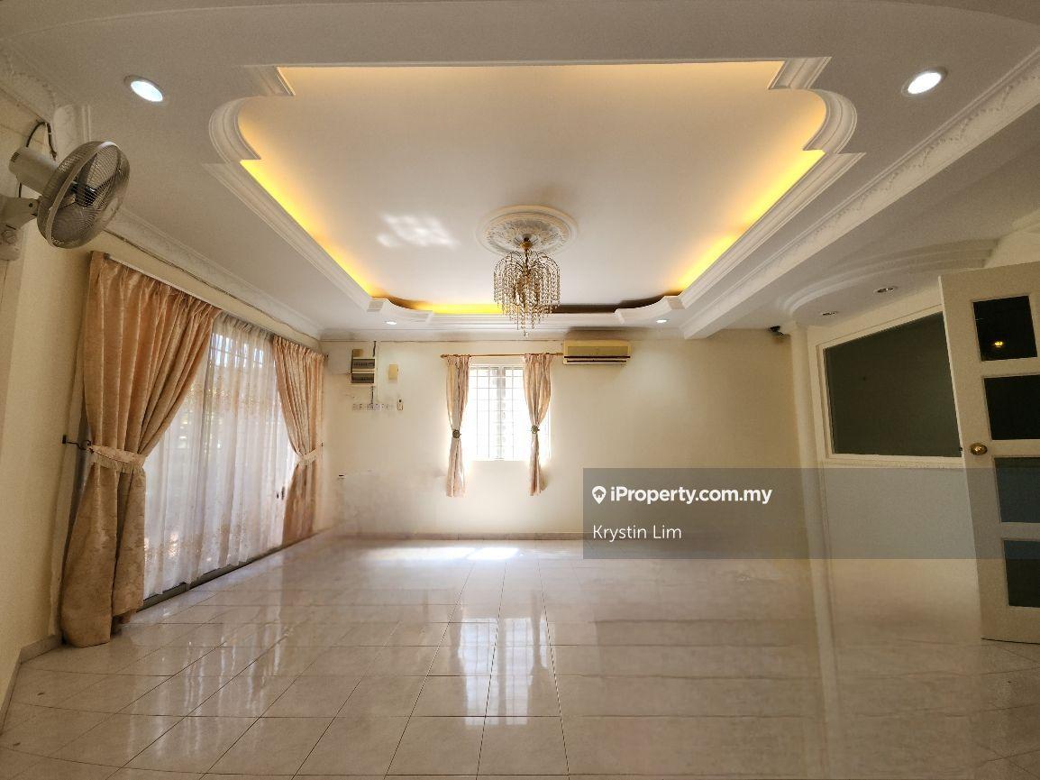 Cosy Renovated 2 storey Endlot Home for Rent