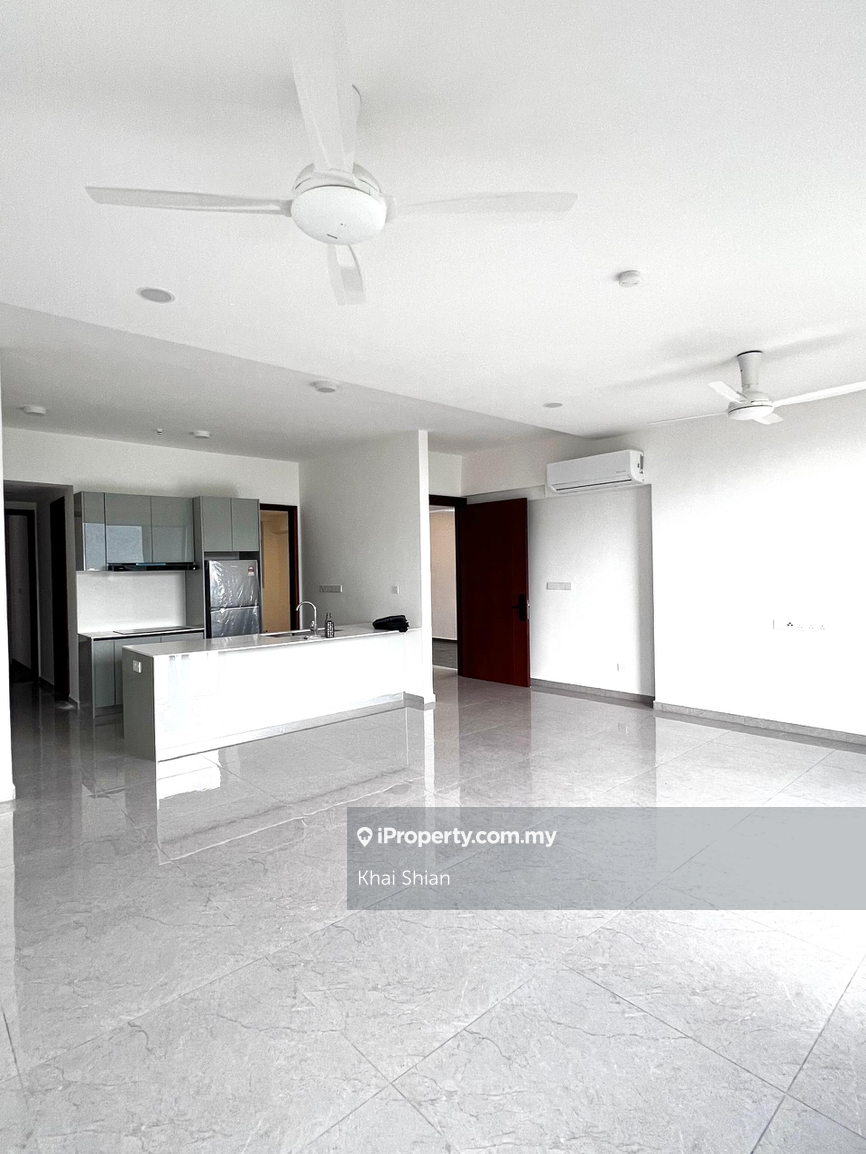 Unit for sale 1528sf gold view worth buy