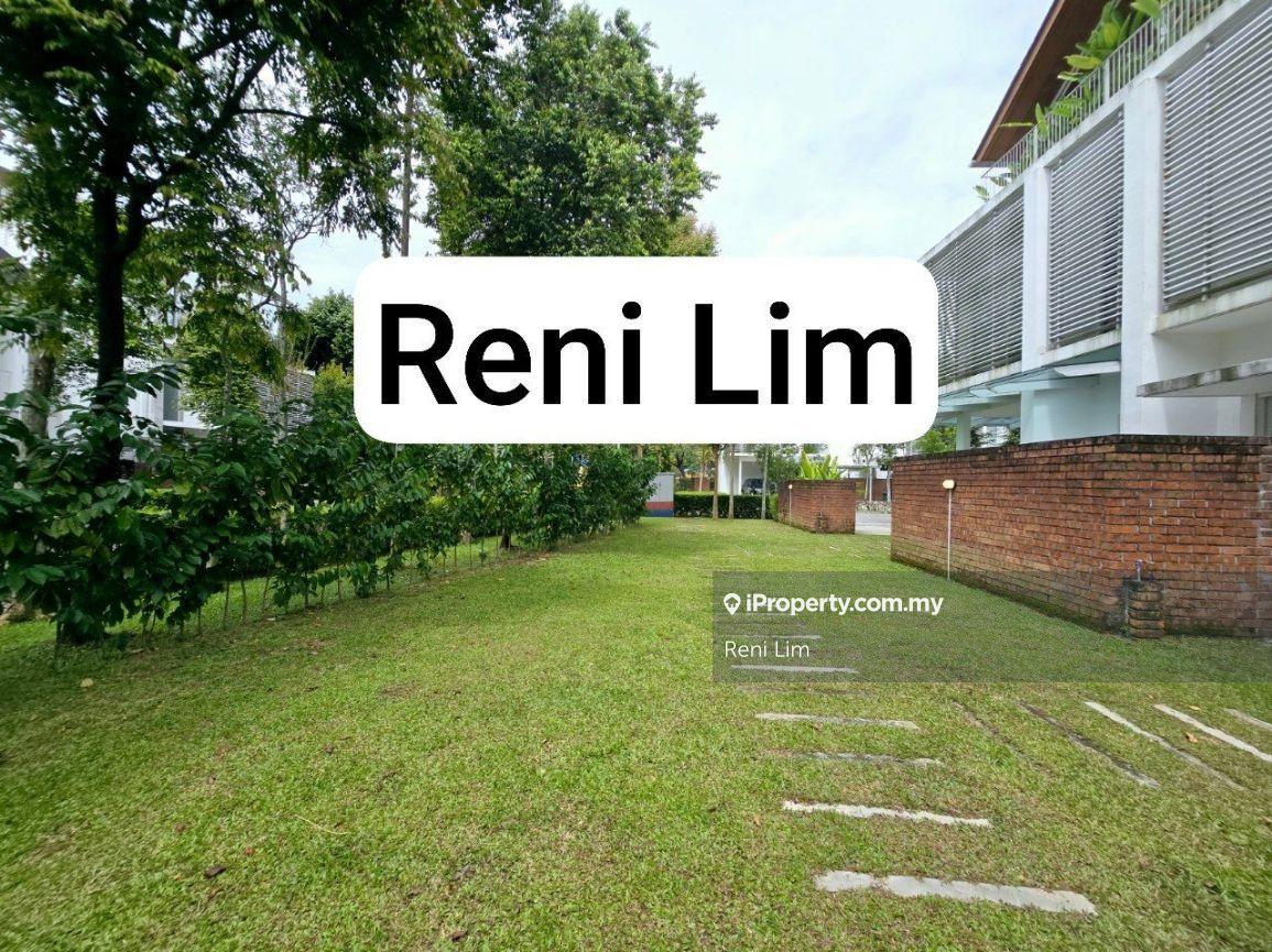 3 Storey Semi-D Corner, Spacious Side Garden, Well Maintained