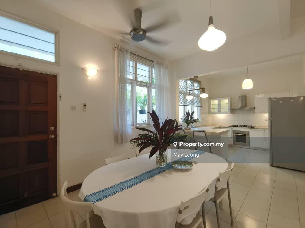 Well maintained condition and Quiet neighborhood