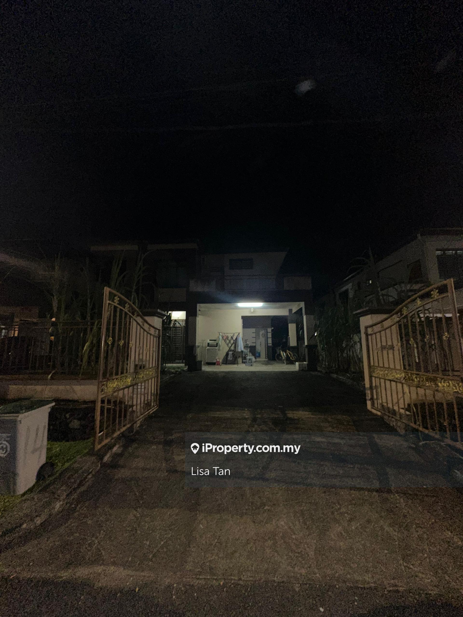 Double storey semi D for sale at Taman Saujana