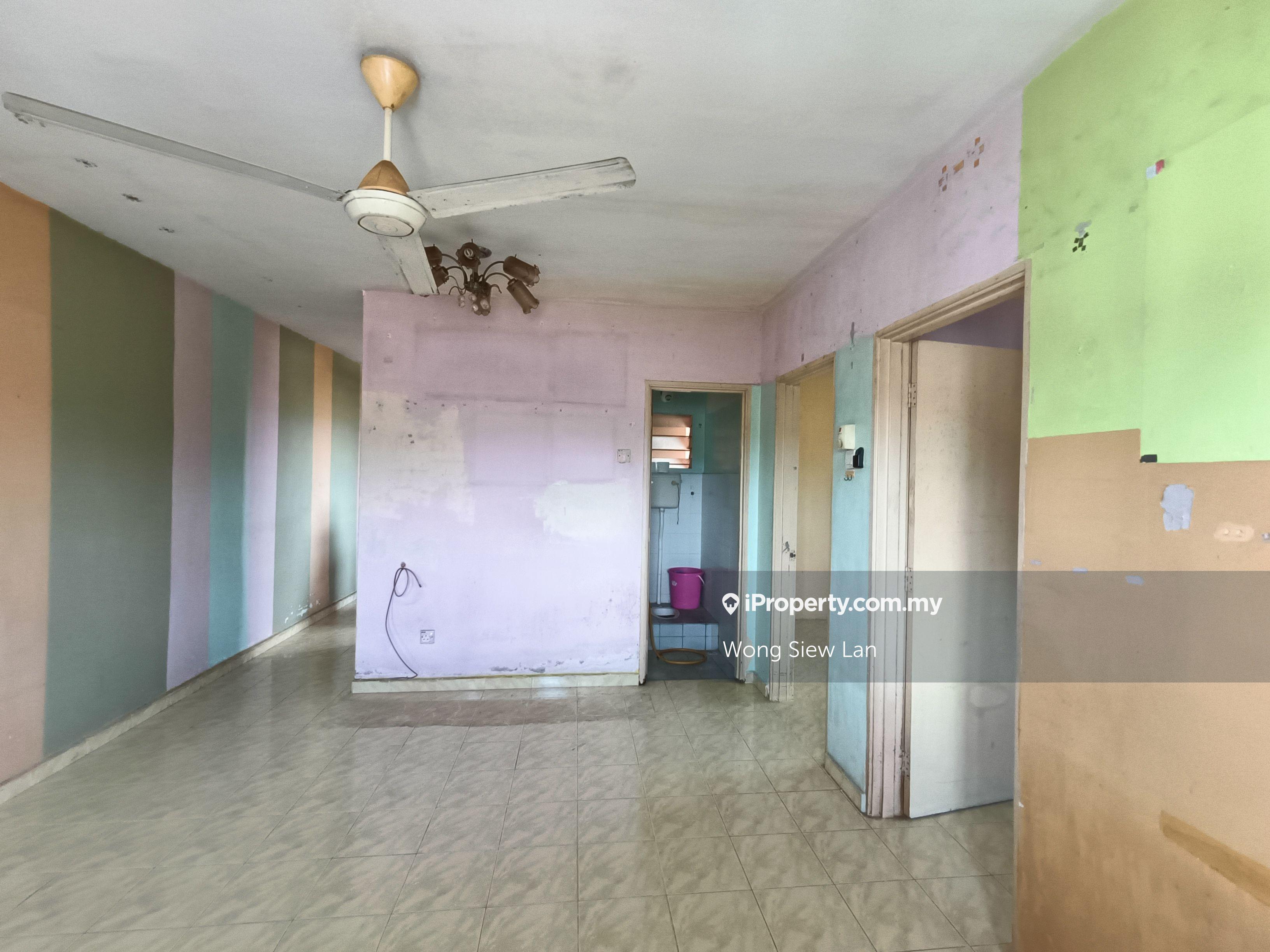 Limited Corner Unit at Pangsapuri Kenanga Gombak Permai For Sale