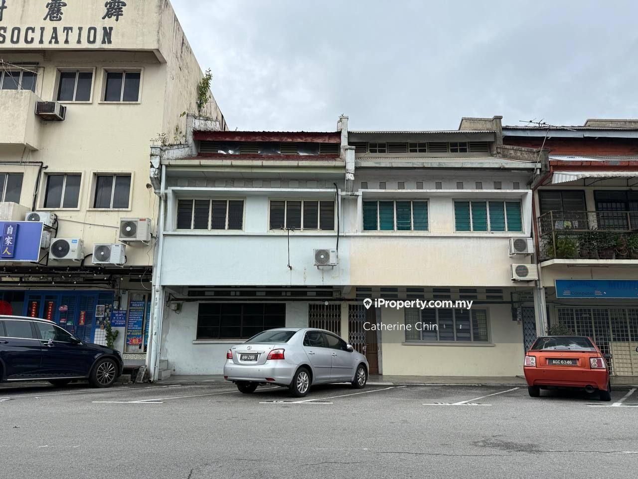 Beside Ave Maria Convent School Crowded Business Area
