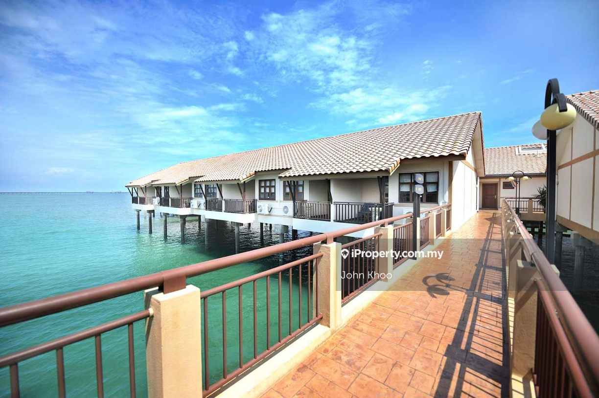 Owner auction water chalet in lexis port dickson
