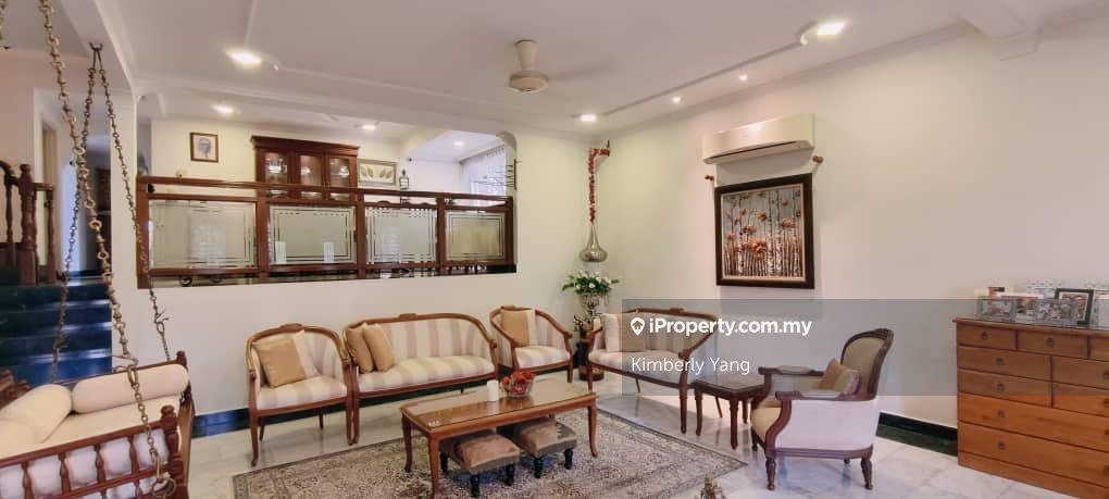 Guarded Street, Cosy & Classical Bungalow, Elevated Land, Great Views