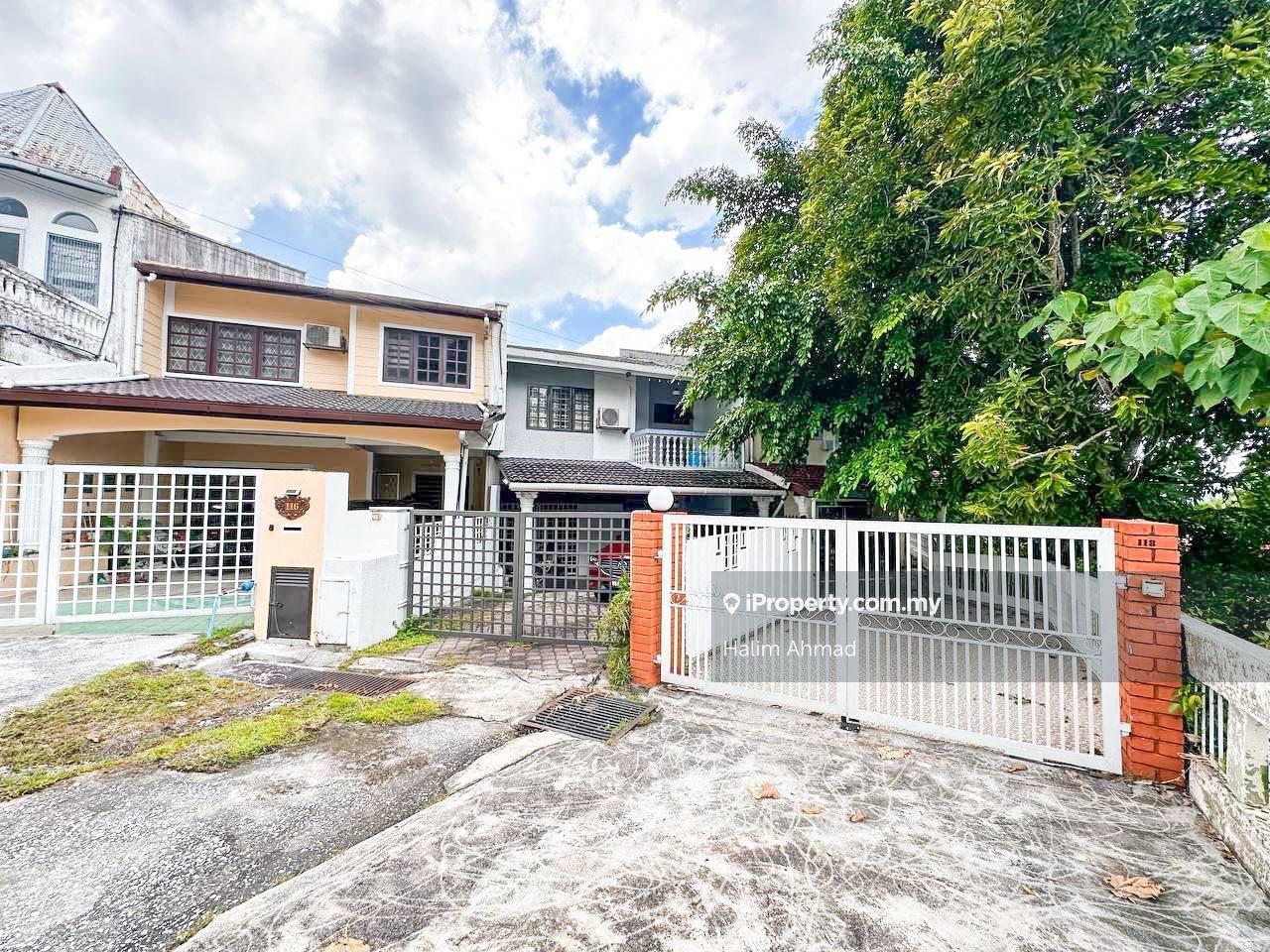 Corner Lot, Freehold, 2.5 Storey Taman Zooview Ampang