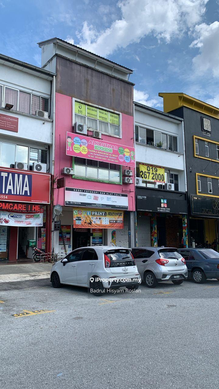 Strategic Location 4751ft 3 Storey Shop Lot Subang Bestari