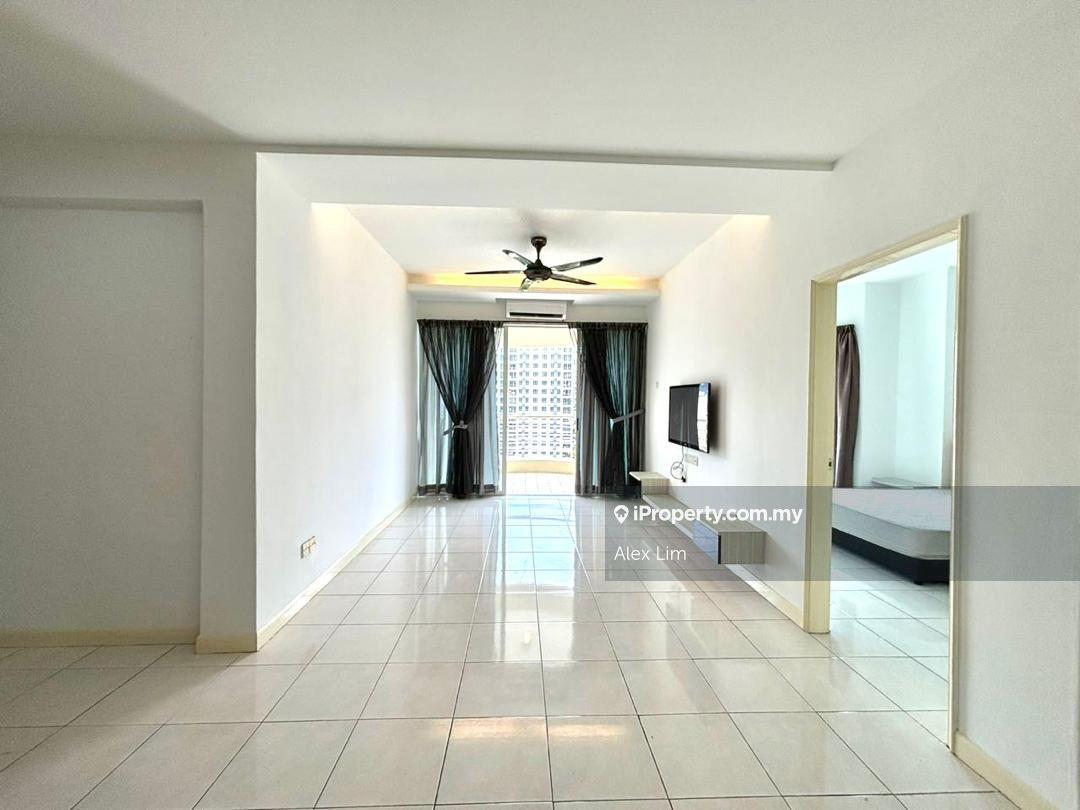 Gold Coast Condominium For Rent !!