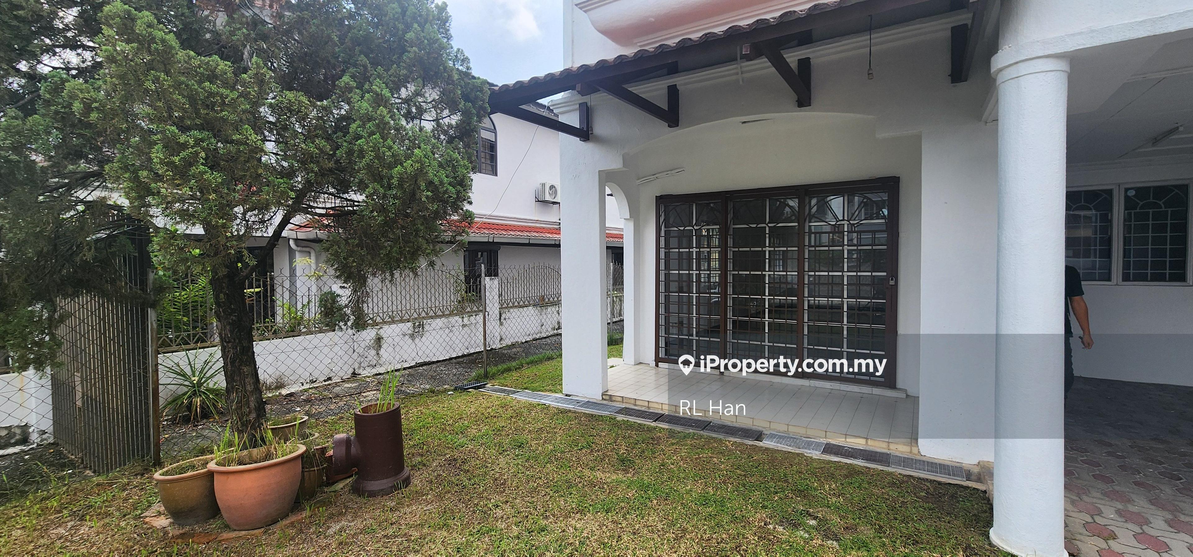 End lot with 5 feet land - Renovated with extended kitchen