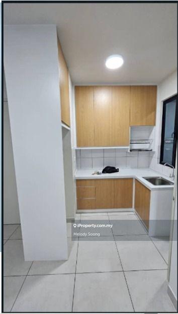 Actual unit!Walking distance to mall and mrt!