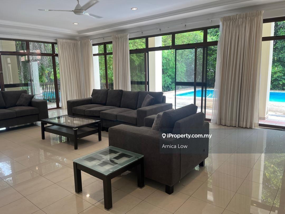 Bangalow with private swimming pool