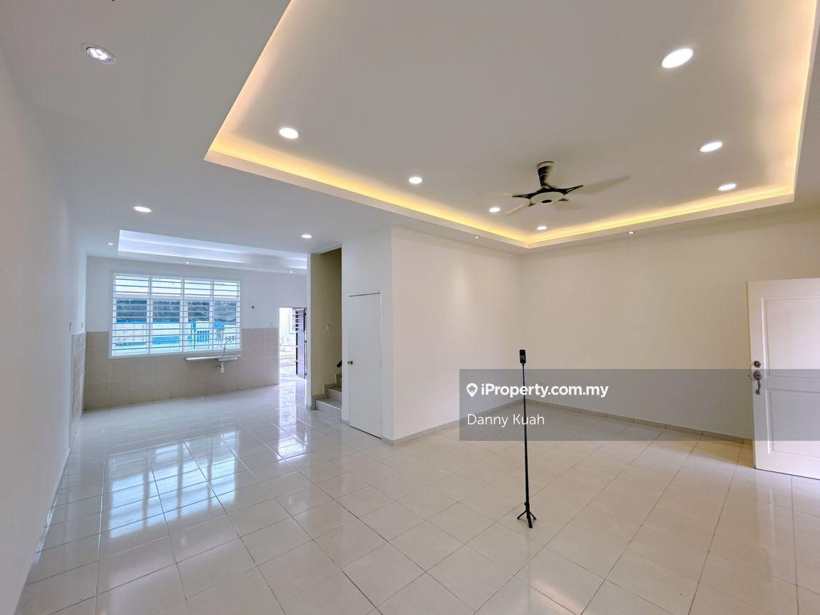 Below Bank Value Gated Guarded 2s Taman Angkasa Nuri Precinct 8 Melaka