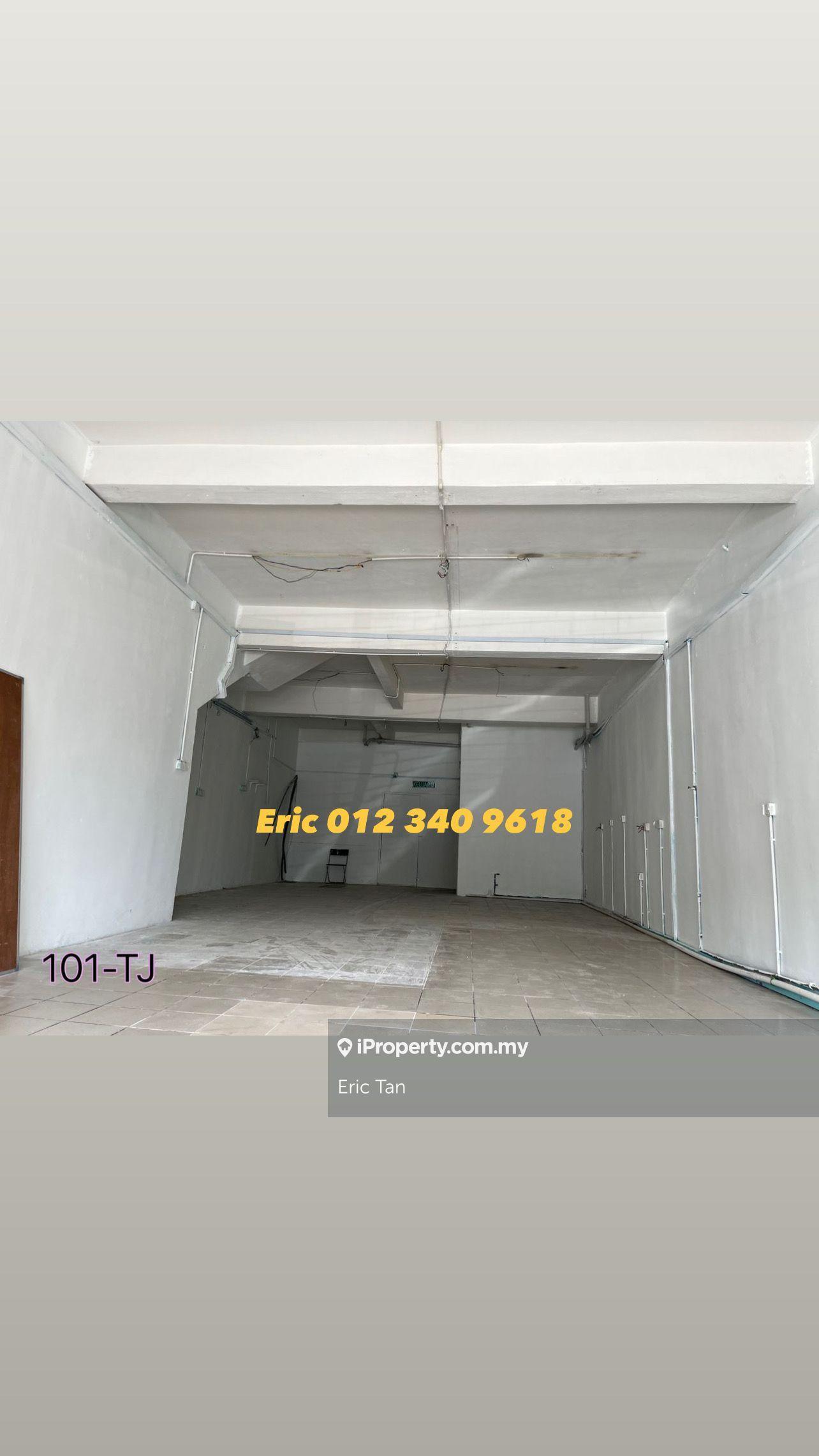 Facing Mainroad , Ample Parking !