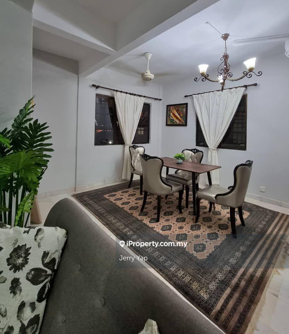Super Cheap! Freehold Villa Oug 2sty Duplex Selling Below Market  