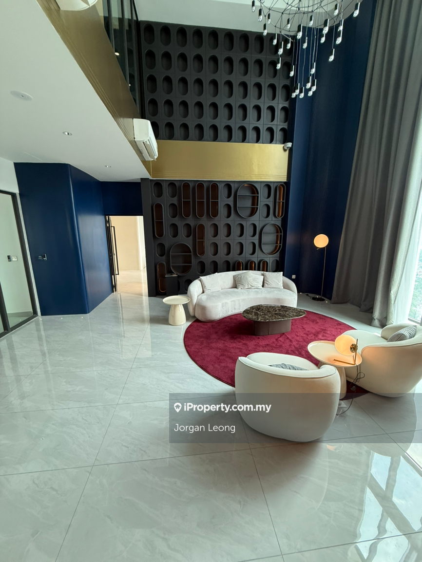 Brand new condo 5 minutes to Midvalley