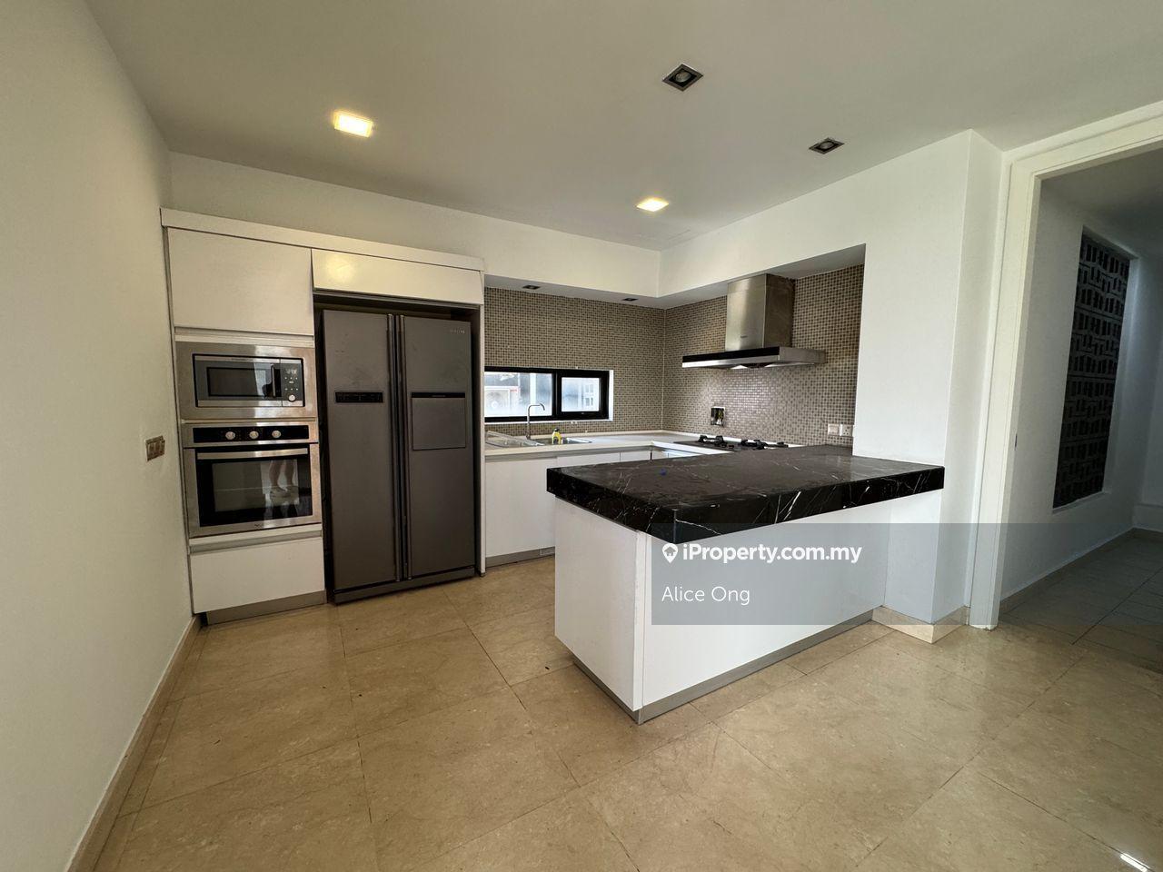 Freehold Duplex unit dual access Mont kiara