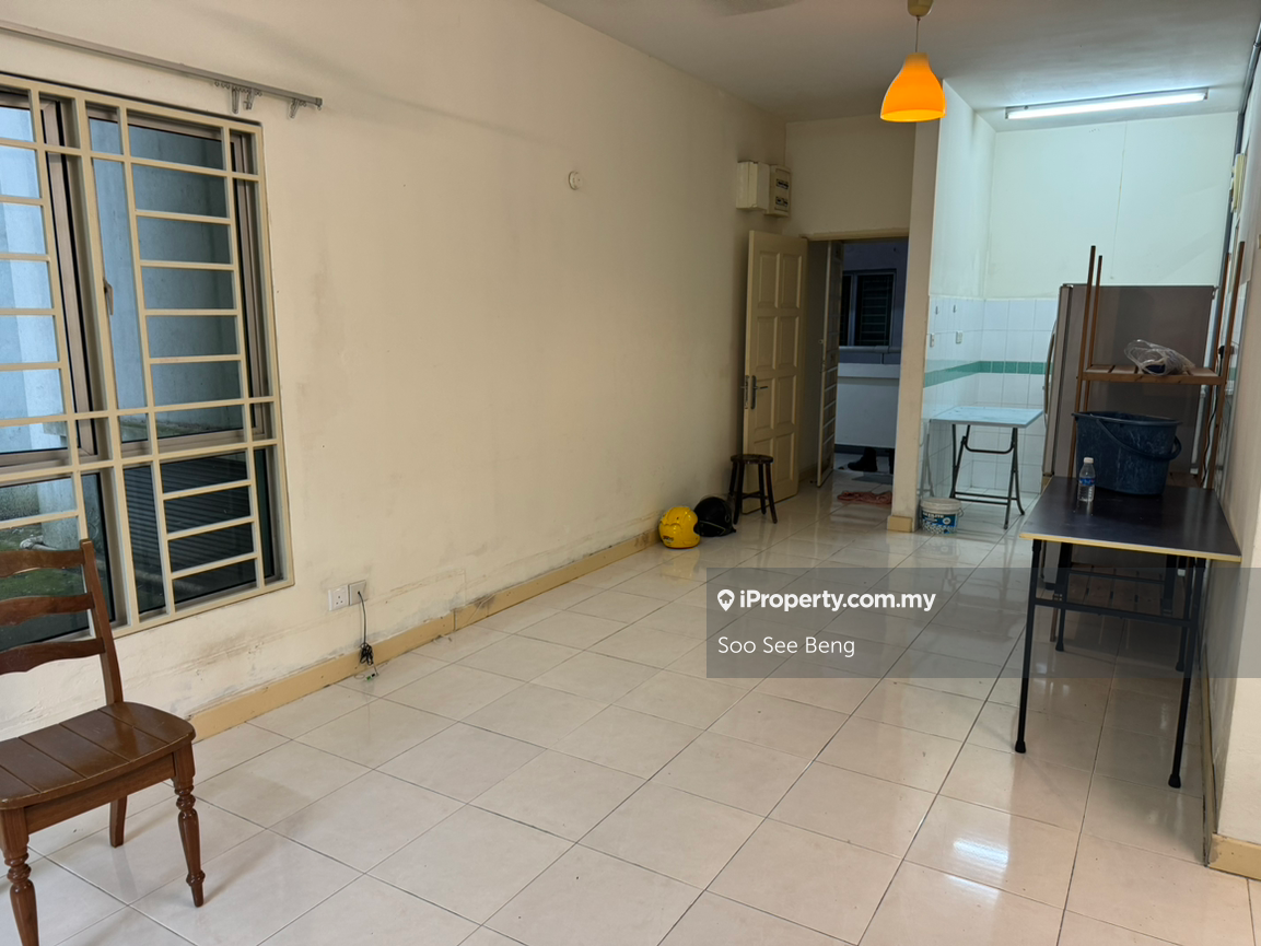 Metropolitan Sqaure condo, Block F, Low floor