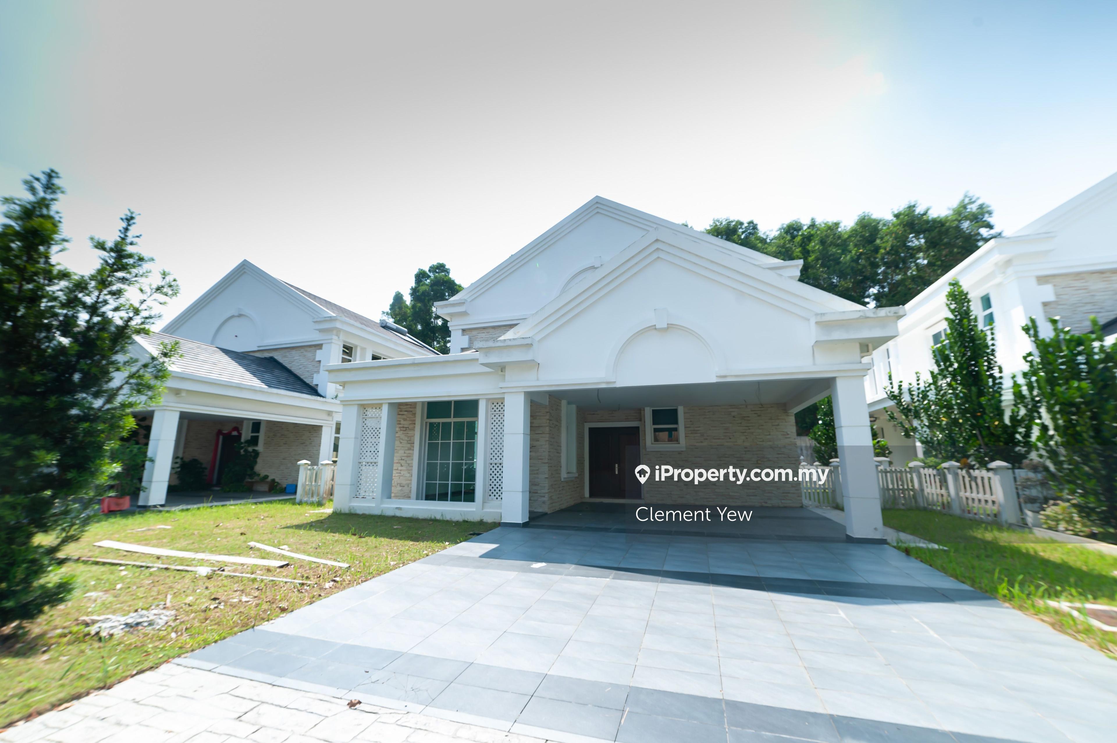 1.5 storey british style bungalow Averly @ Elizabeth Fall