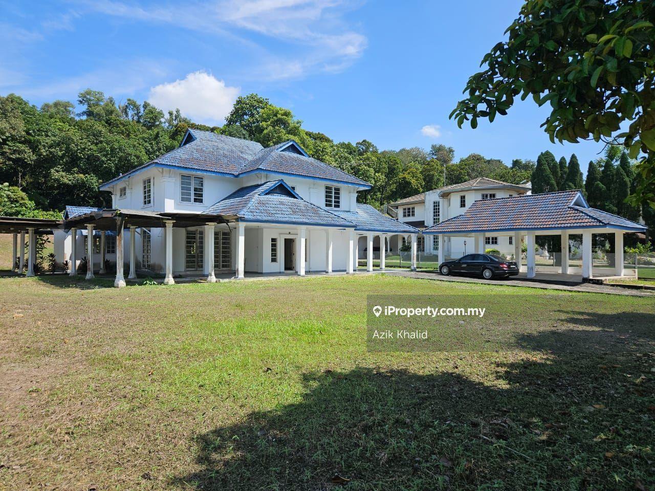 Spacious 2-Storey Bungalow Seksyen 9, Shah Alam