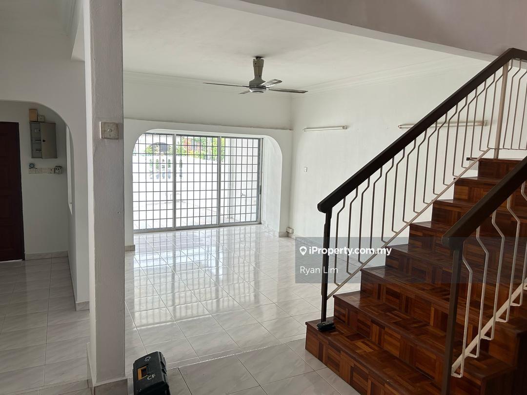 Endlot unit with extra land