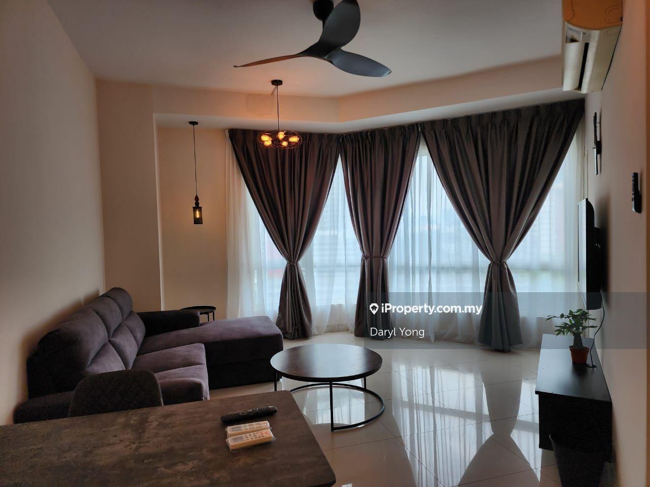 Spacious apartment with tasteful furnishing and breathtaking city view