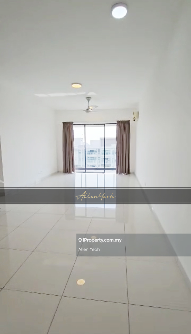 The light linear - 1475sqft, basic renovated mid floor, light city