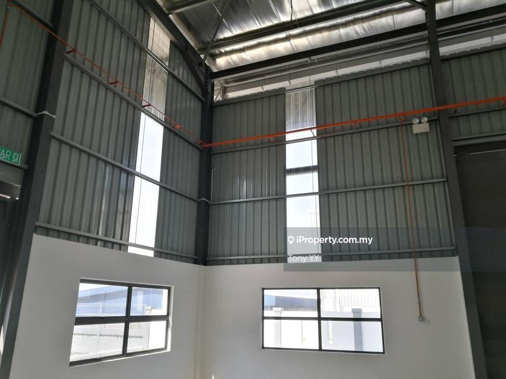 Super Cheap 1.5 Storey Semi D Factory @ Lekas Semenyih