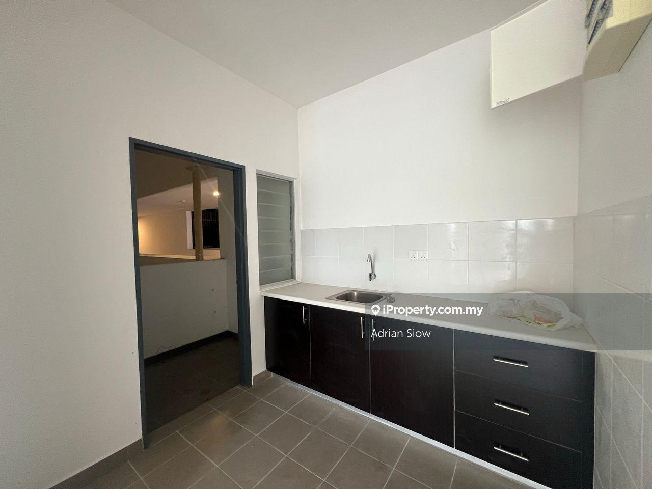 Urgent sale below market price, big layout dual key unit