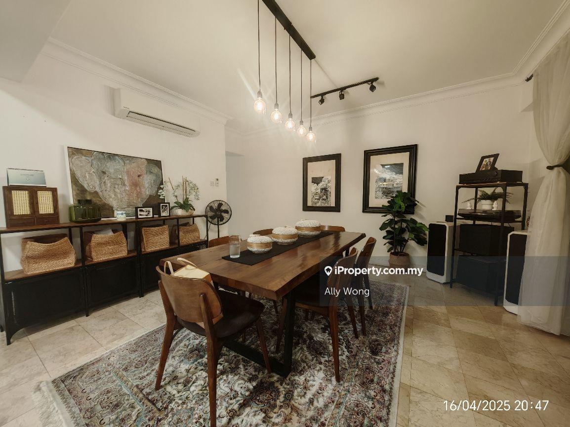 Renovated Quality Furnished unit