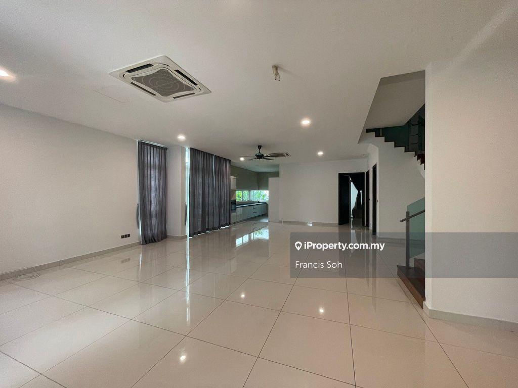 3 Storey Semi-D house for Sale