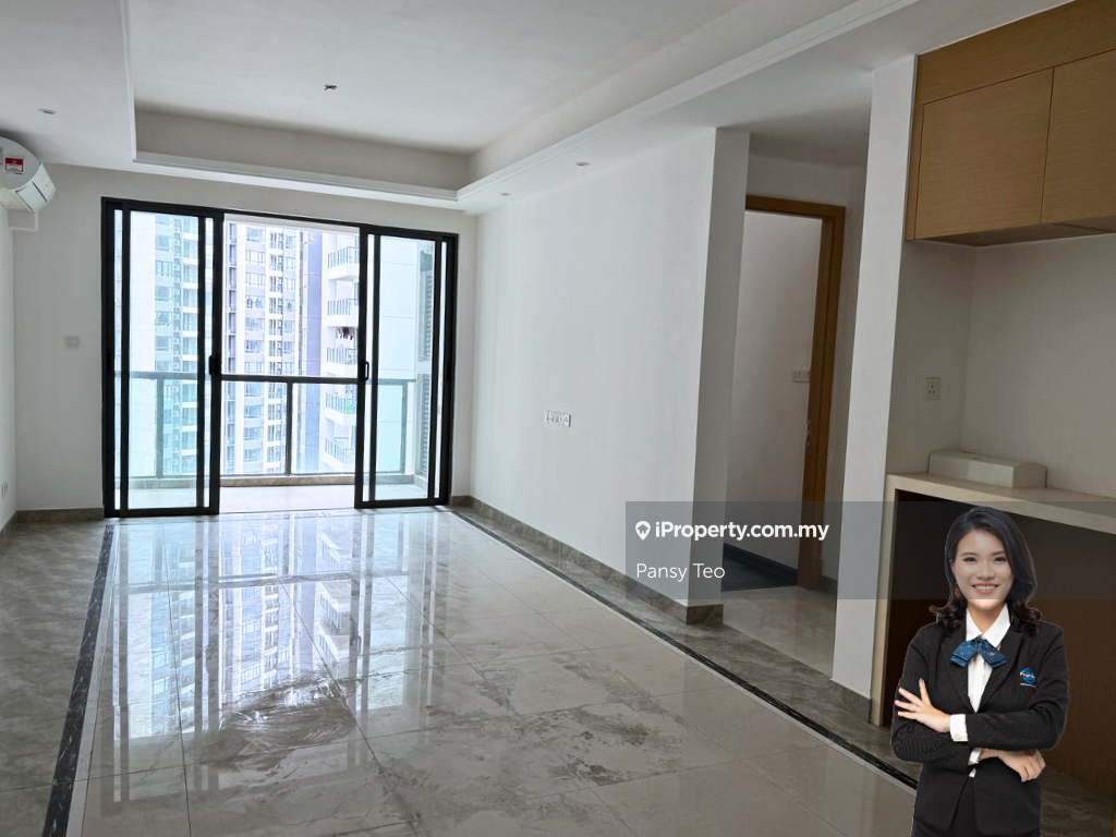 R&F Phase 1 High Floor - 2 Bedrooms Pool View