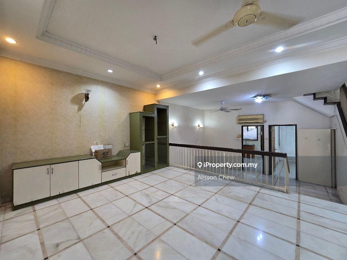 Double terrace ,greenlane , fully reno