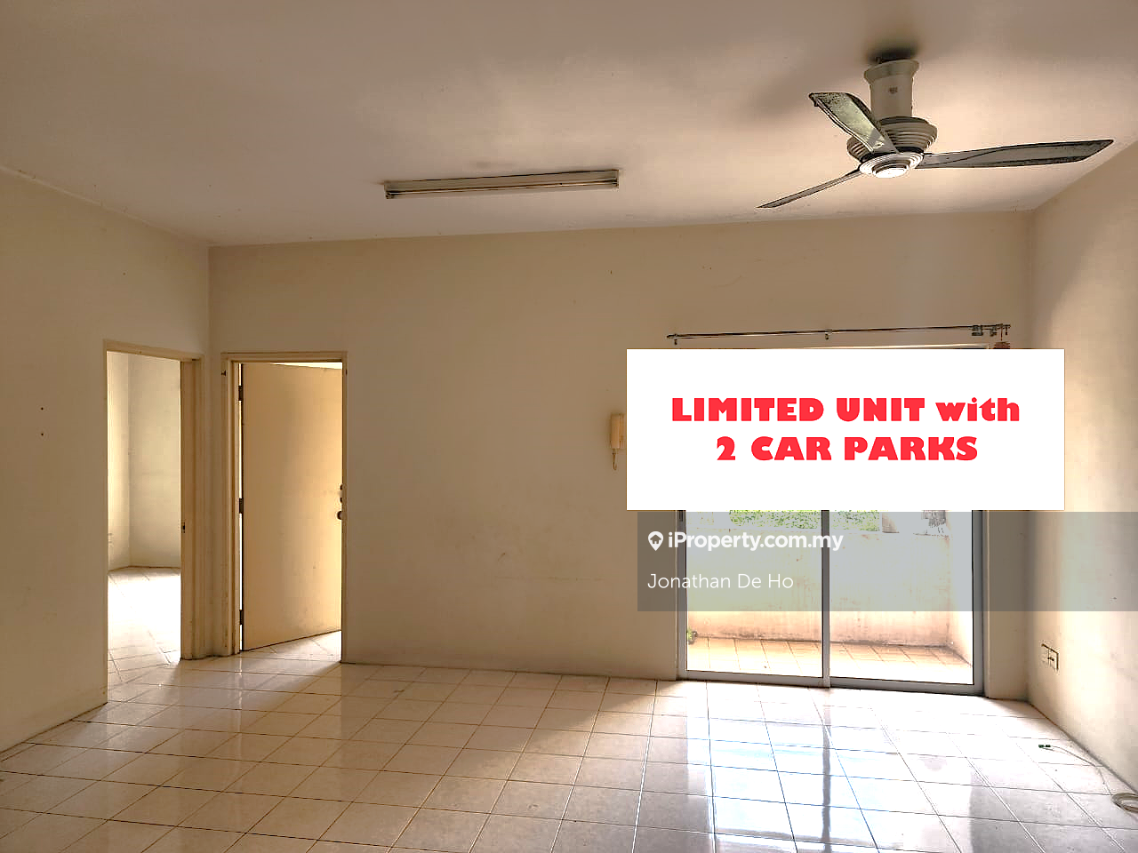 Well Maintain Unit with 2 Car Park. Short walk Lrt 3 Station