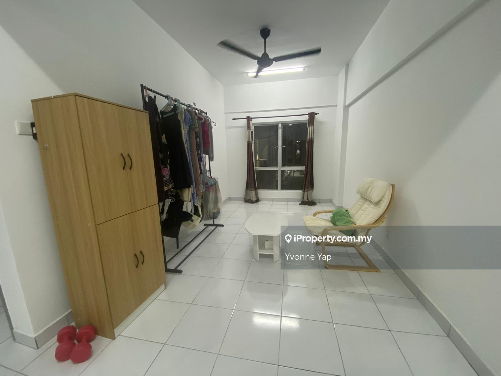 Klang Partially Furnished Apartment For Rent