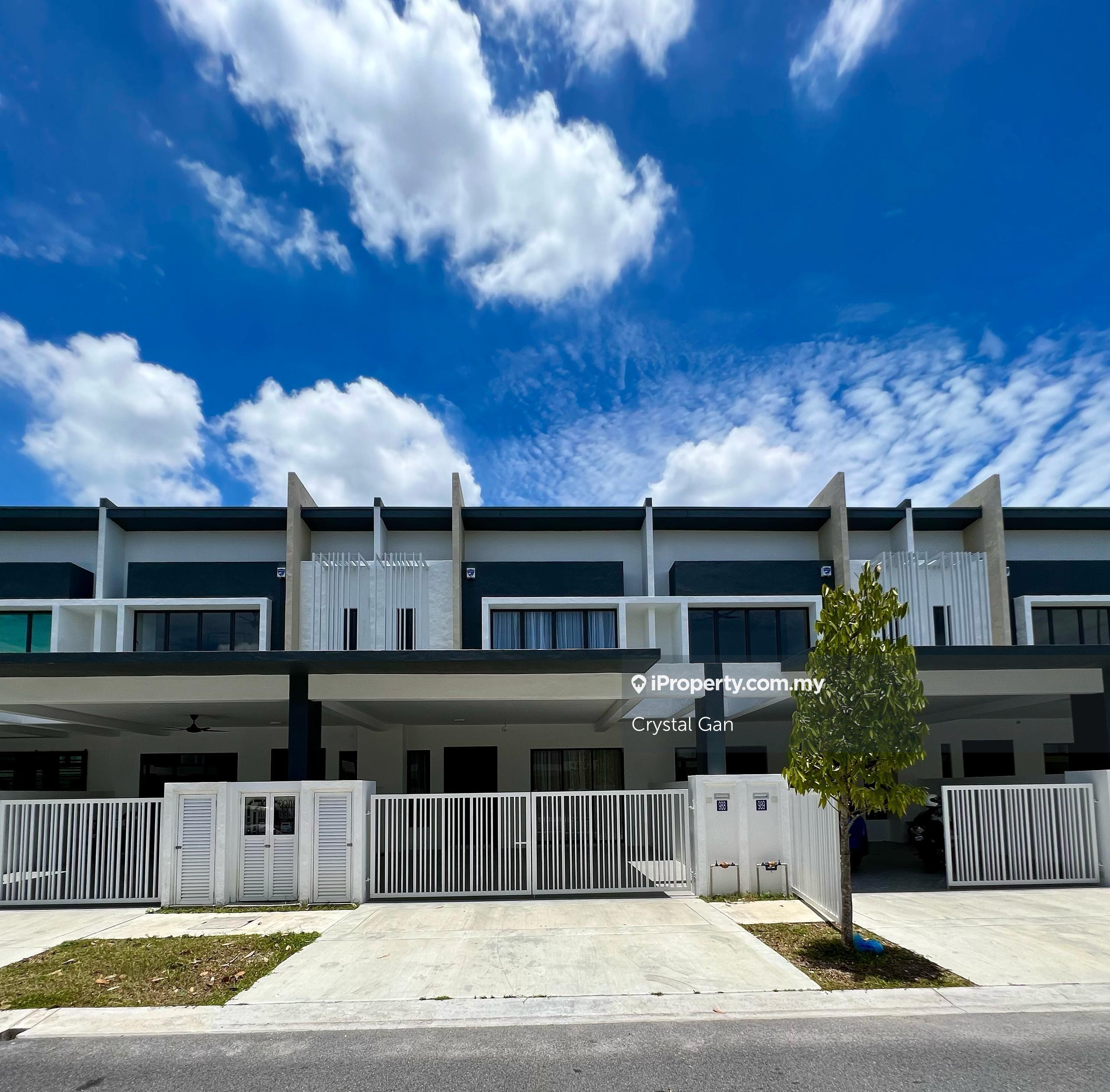 2 Sty house for Rent at Clover Resort Residence 1 Bandar Sri Sendayang
