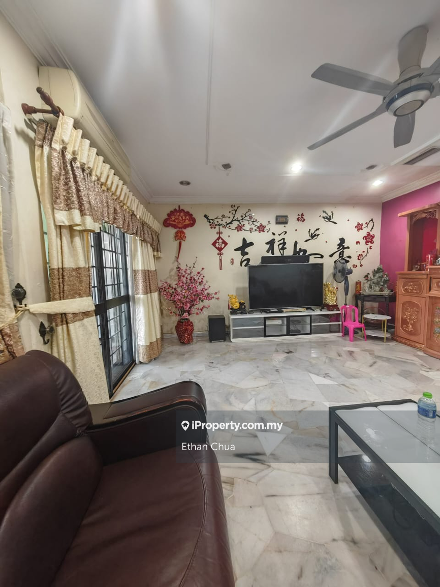 Klang Batu Belah 2 Storey Terrace 20x80 Renovated Kitchen Extended