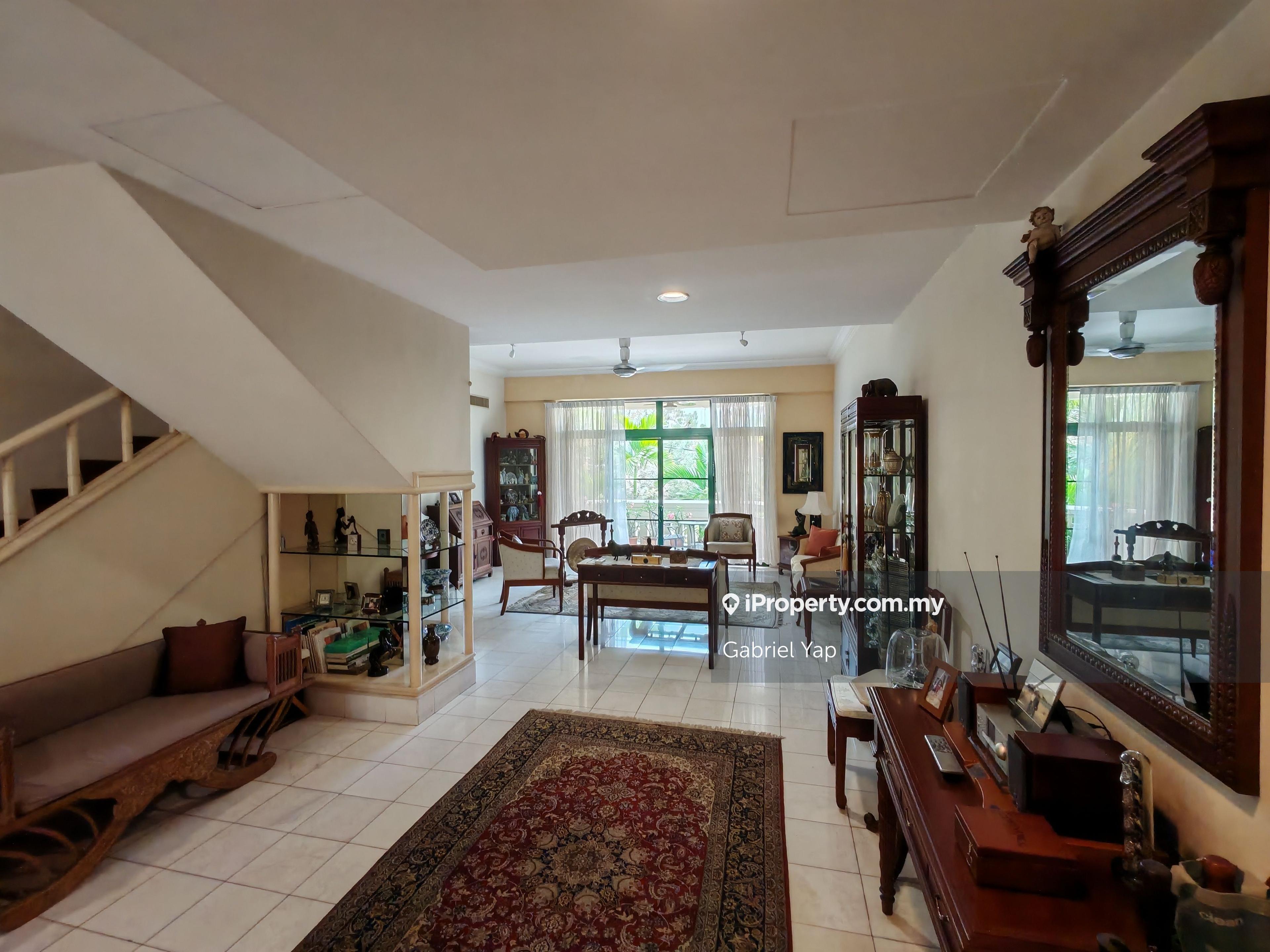 Nostalgic Corner Duplex w Amazing City View in A Low Density Setting